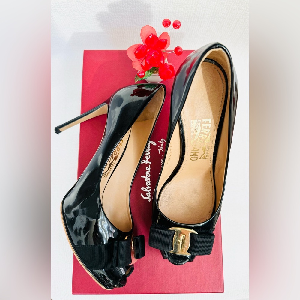 Ferragamo Pumps Size 6
